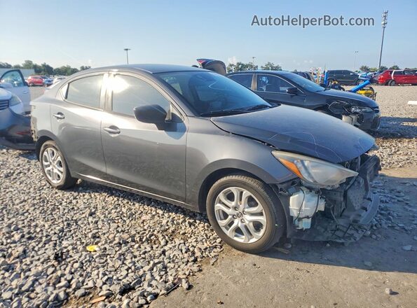 3MYDLBYV9HY152740 2017 TOYOTA YARIS Charcoal Przód prawy