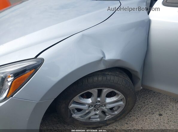 3MYDLBYV9HY153029 2017 TOYOTA YARIS IA Silver წინა ხედი