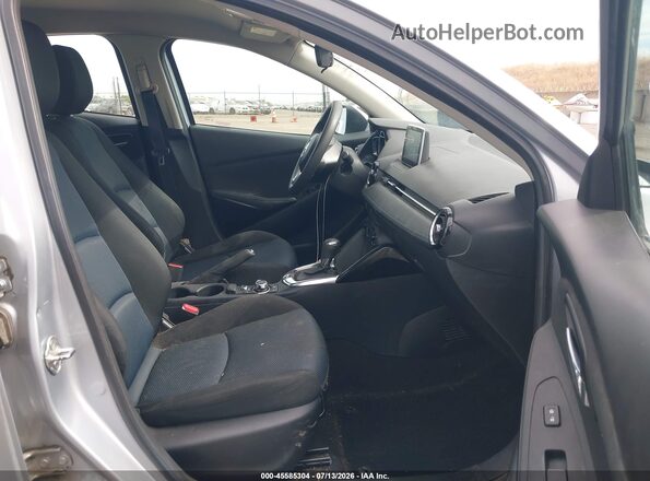 3MYDLBYV9HY153029 2017 TOYOTA YARIS IA Silver წინა სალონის ხედი