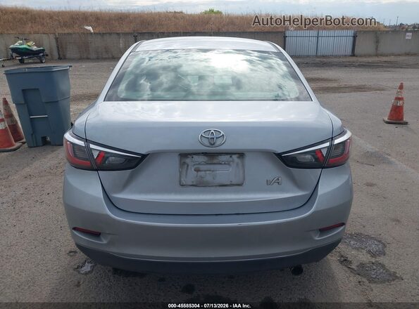 3MYDLBYV9HY153029 2017 TOYOTA YARIS IA Silver 