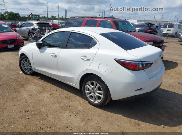 3MYDLBYV9HY155184 2017 TOYOTA YARIS IA White Trasero izquierdo