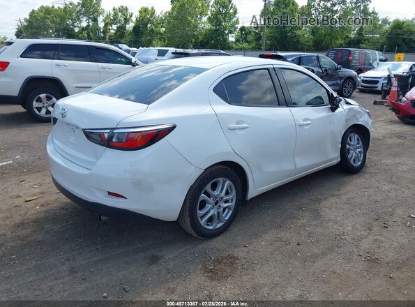 3MYDLBYV9HY155184 2017 TOYOTA YARIS IA White Trasero derecho