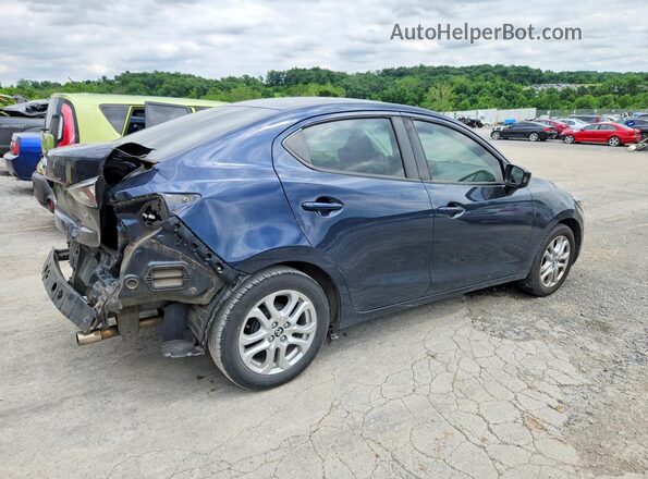 3MYDLBYV9HY161888 2017 TOYOTA YARIS Blue Trasero derecho