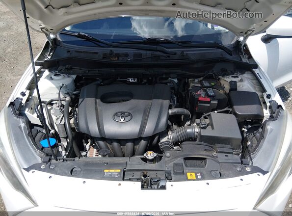 3MYDLBYV9HY187701 2017 TOYOTA YARIS IA White უკანა ხედი