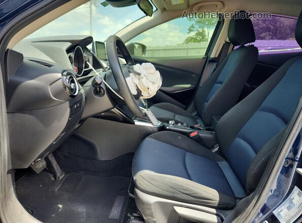 3MYDLBYV9JY300438 2018 TOYOTA YARIS Синий Вид салона спереди