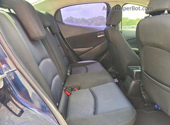 3MYDLBYV9JY300438 2018 TOYOTA YARIS Синий Вид задних сидений