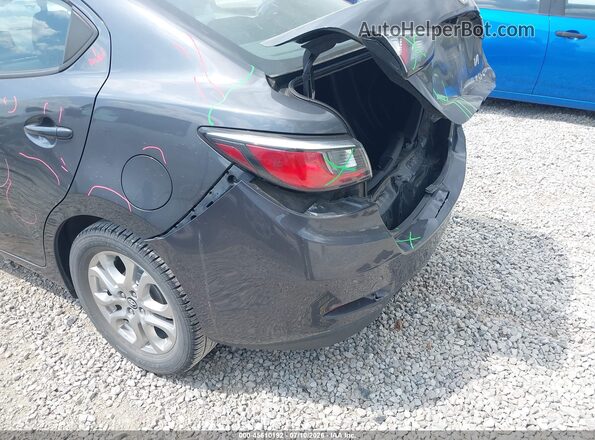 3MYDLBYV9JY324285 2018 TOYOTA YARIS IA Dark Blue Vista frontal