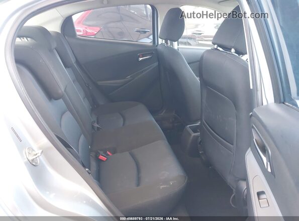 3MYDLBYV9JY325856 2018 TOYOTA YARIS IA Gray Вид наклейки з VIN-кодом