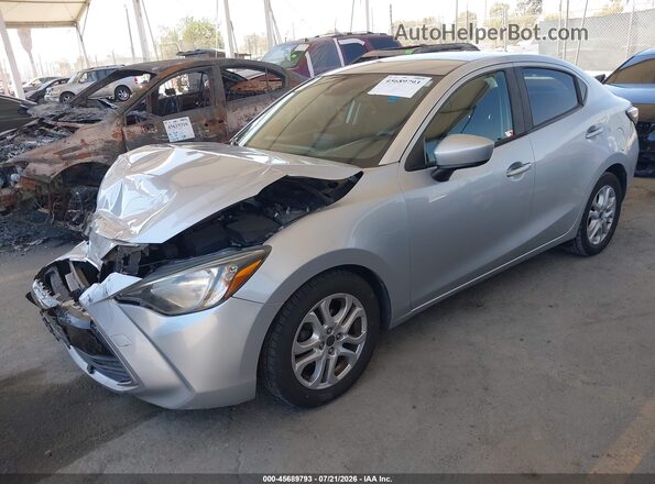 3MYDLBYV9JY325856 2018 TOYOTA YARIS IA Gray Передня ліва чверть