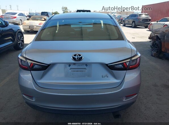 3MYDLBYV9JY325856 2018 TOYOTA YARIS IA Gray 