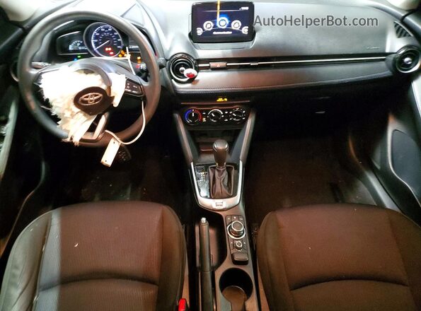 3MYDLBYV9KY503380 2019 TOYOTA YARIS Серебряный Вид панели приборов