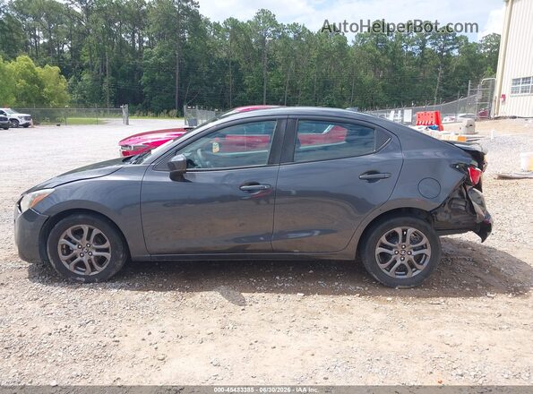 3MYDLBYV9KY507493 2019 TOYOTA YARIS Gray 