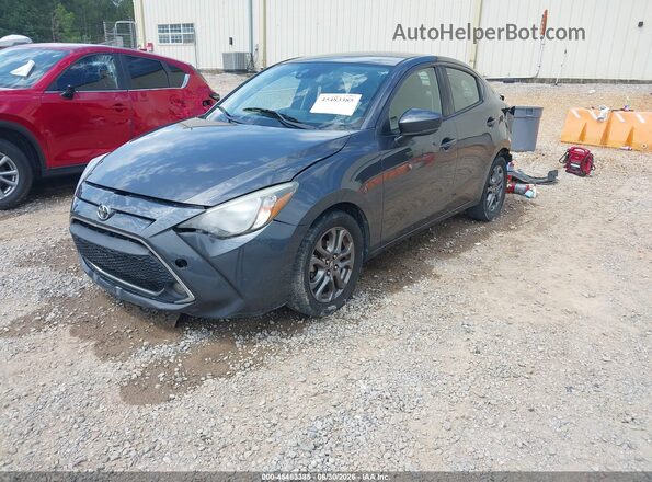 3MYDLBYV9KY507493 2019 TOYOTA YARIS Gray წინა მარცხენა ხედი სამი მეოთხედიდან