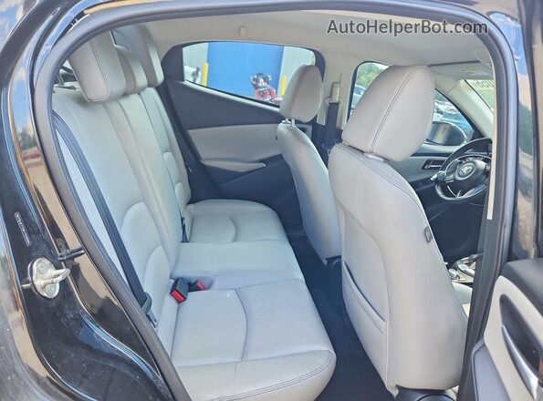3MYDLBYV9KY509969 2019 TOYOTA YARIS Black Հետևի նստատեղերի տեսք