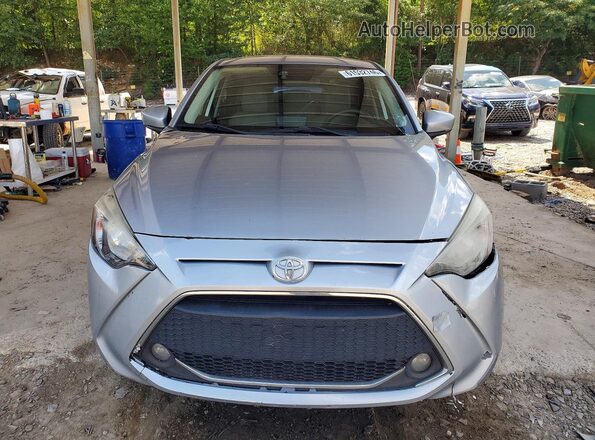 3MYDLBYV9KY523063 2019 TOYOTA YARIS Silver Դիմացի տեսք
