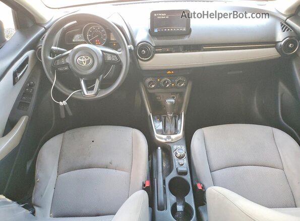 3MYDLBYV9KY523063 2019 TOYOTA YARIS Silver Առջևի վահանակի տեսք