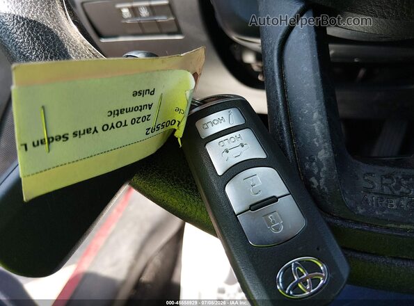 3MYDLBYV9LY715942 2020 TOYOTA YARIS Red Vista del salpicadero