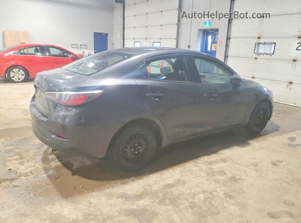 3MYDLBYVXGY121737 2016 TOYOTA YARIS Gray Trasero derecho