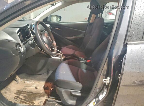 3MYDLBYVXGY121737 2016 TOYOTA YARIS Gray Vista interior delantera