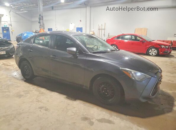 3MYDLBYVXGY121737 2016 TOYOTA YARIS Gray Delantero derecho