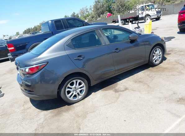 3MYDLBYVXHY152617 2017 TOYOTA YARIS IA Gray Trasero derecho