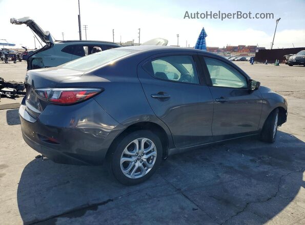 3MYDLBYVXHY152732 2017 TOYOTA YARIS Gray Tył prawy