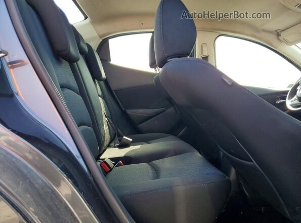 3MYDLBYVXHY152732 2017 TOYOTA YARIS Gray Widok tylnych siedzeń