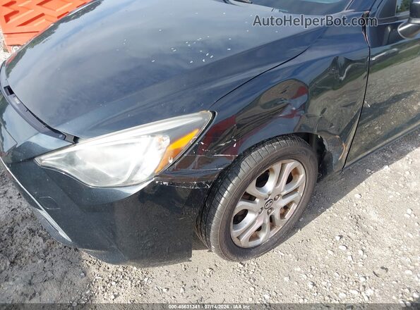 3MYDLBYVXHY153234 2017 TOYOTA YARIS IA Black Вид спереду