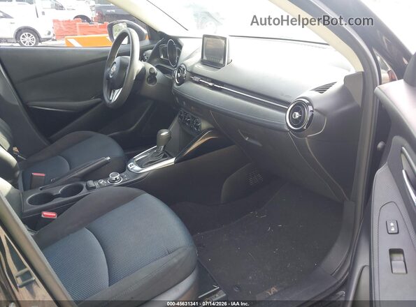 3MYDLBYVXHY153234 2017 TOYOTA YARIS IA Black Вид салону спереду