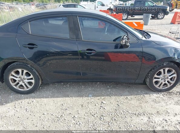 3MYDLBYVXHY153234 2017 TOYOTA YARIS IA Black Вид задньої частини салону