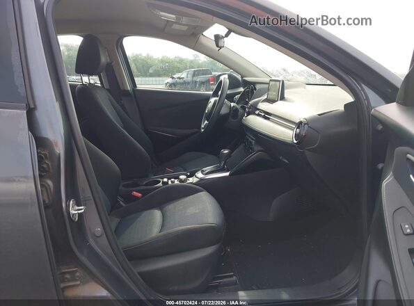 3MYDLBYVXHY159874 2017 TOYOTA YARIS IA Gray Սալոնի դիմացի տեսք