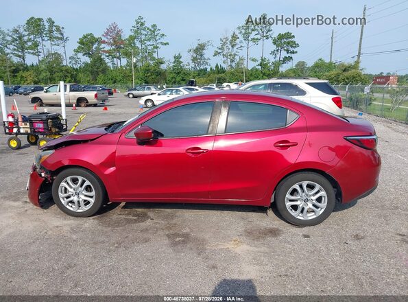 3MYDLBYVXHY177534 2017 TOYOTA YARIS IA Burgundy Widok wnętrza 360 stopni