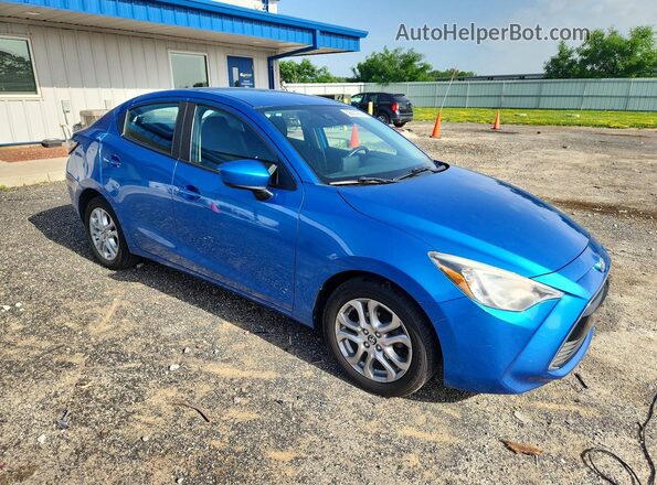 3MYDLBYVXHY178764 2017 TOYOTA YARIS Blue Delantero derecho