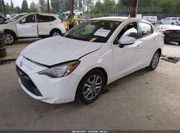 3MYDLBYVXHY190753 2017 TOYOTA YARIS IA Белый Передняя левая четверть