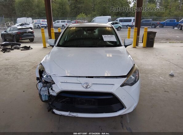 3MYDLBYVXHY190753 2017 TOYOTA YARIS IA Белый Вид щитка приборов