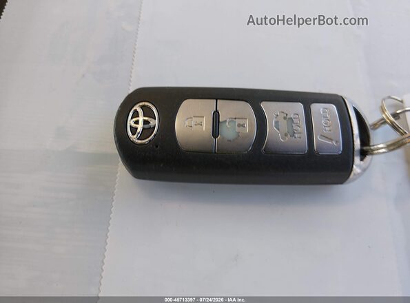 3MYDLBYVXHY190753 2017 TOYOTA YARIS IA Белый Вид панели приборов