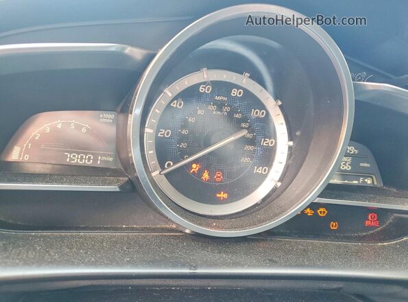 3MYDLBYVXHY192647 2017 TOYOTA YARIS Серебряный Вид щитка приборов