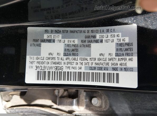 3MYDLBYVXHY196049 2017 TOYOTA YARIS IA Black Շարժիչի բաժամունքի տեսք