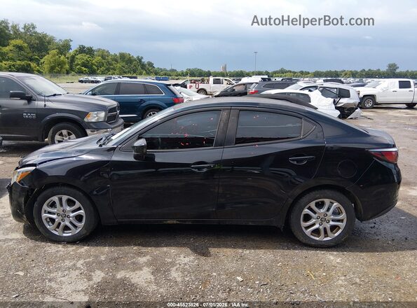 3MYDLBYVXHY196049 2017 TOYOTA YARIS IA Black 