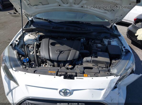 3MYDLBYVXKY513805 2019 TOYOTA YARIS White Rear view