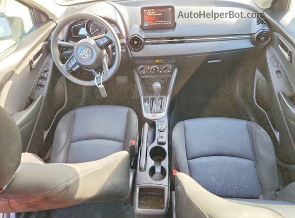 3MYDLBYVXKY517658 2019 TOYOTA YARIS White Вид панелі приладів
