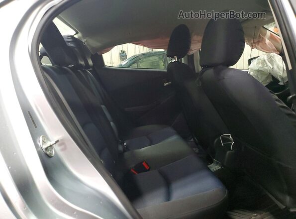 3MYDLBYVXKY517806 2019 TOYOTA YARIS Silver Вид задніх сидінь
