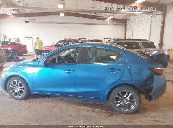3MYDLBYVXKY517840 2019 TOYOTA YARIS Blue Widok wnętrza 360 stopni