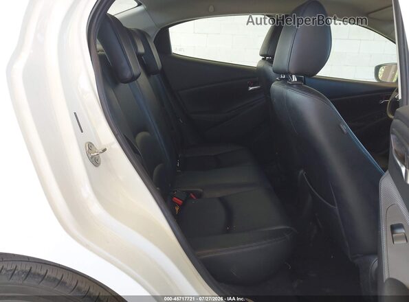 3MYDLBYVXKY520849 2019 TOYOTA YARIS White VIN կոդի պիտակի տեսք