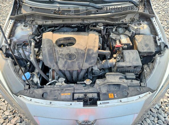 3MYDLBYVXKY525419 2019 TOYOTA YARIS Silver Rear interior view