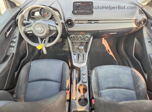 3MYDLBYVXKY525419 2019 TOYOTA YARIS Silver Dashboard view
