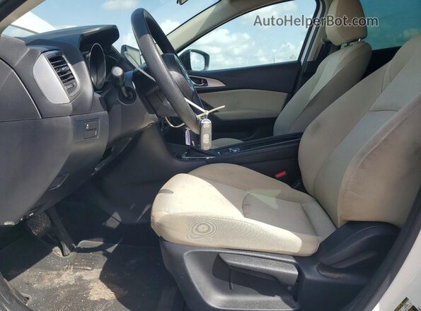 3MZBN1K71HM102844 2017 MAZDA 3 White Front interior view