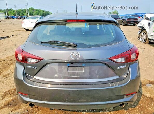 3MZBN1K79JM204575 2018 MAZDA 3 Gray Widok z tyłu