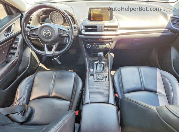 3MZBN1L31JM198217 2018 MAZDA 3 Blue Առջևի վահանակի տեսք
