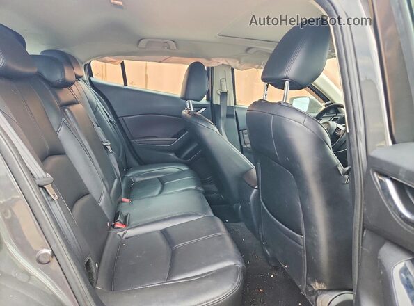 3MZBN1L32JM229989 2018 MAZDA 3 Gray Հետևի նստատեղերի տեսք
